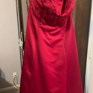 COPY - Red formal gown size 14